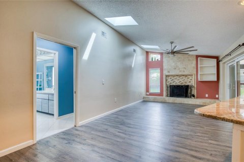 House in Palm Harbor, Florida 3 bedrooms, 176.14 sq.m. № 2378007 - photo 21