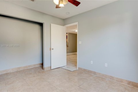 Touwnhouse à vendre à Margate, Floride: 4 chambres, 188.03 m2 № 2005247 - photo 11