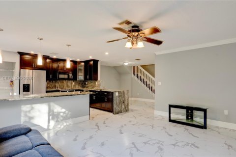 Touwnhouse à vendre à Margate, Floride: 4 chambres, 188.03 m2 № 2005247 - photo 7