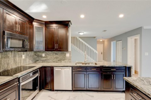 Touwnhouse à vendre à Margate, Floride: 4 chambres, 188.03 m2 № 2005247 - photo 6