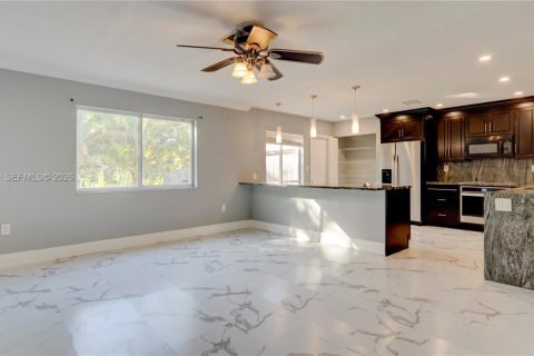 Touwnhouse à Margate, Floride 4 chambres, 188.03 m2 № 2005247