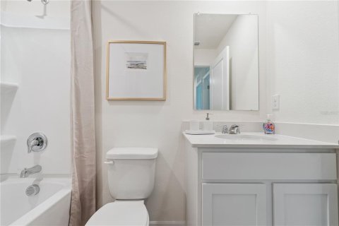 Townhouse in New Smyrna Beach, Florida 3 bedrooms, 135.92 sq.m. № 2204918 - photo 25