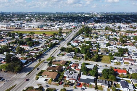 Купить коммерческую недвижимость в Майами, Флорида № 2020986 - фото 13