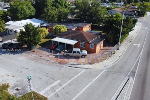 Купить коммерческую недвижимость в Майами, Флорида № 2020986 - фото 5