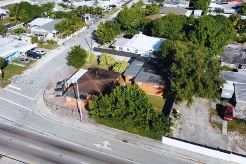 Купить коммерческую недвижимость в Майами, Флорида № 2020986 - фото 7