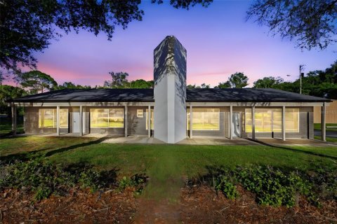Immobilier commercial à Orange City, Floride 536.42 m2 № 2099527