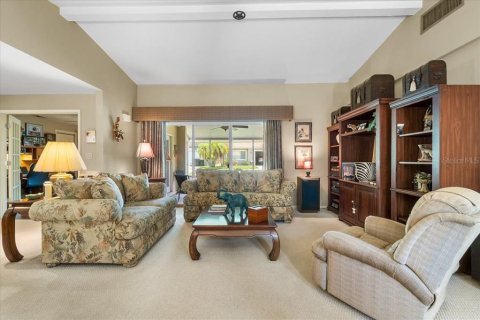 House in Winter Haven, Florida 3 bedrooms, 152.27 sq.m. № 1847849 - photo 7