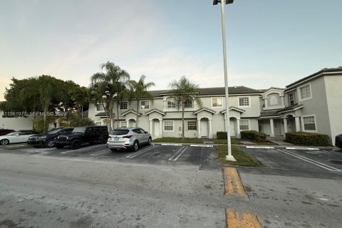 Купить кондоминиум в Майами, Флорида 3 спальни, 106.84м2, № 2026538 - фото 15