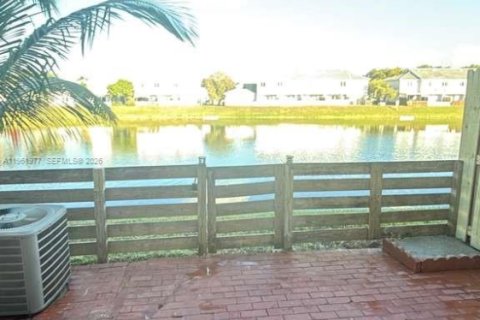 Купить кондоминиум в Майами, Флорида 3 спальни, 106.84м2, № 2026538 - фото 16