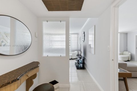 Copropriété à vendre à Hallandale Beach, Floride: 2 chambres, 115.94 m2 № 2089510 - photo 26