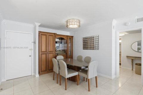 Copropriété à vendre à Hallandale Beach, Floride: 2 chambres, 115.94 m2 № 2089510 - photo 7