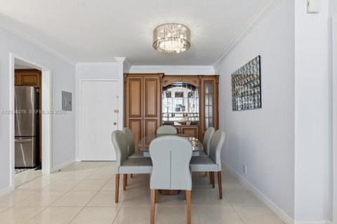 Copropriété à vendre à Hallandale Beach, Floride: 2 chambres, 115.94 m2 № 2089510 - photo 5