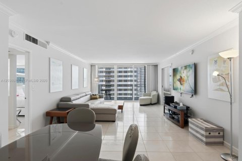 Copropriété à vendre à Hallandale Beach, Floride: 2 chambres, 115.94 m2 № 2089510 - photo 4