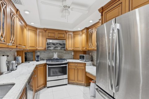 Copropriété à vendre à Hallandale Beach, Floride: 2 chambres, 115.94 m2 № 2089510 - photo 10