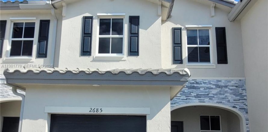 Townhouse in Homestead, Florida 3 bedrooms, 123.65 sq.m. № 2042985