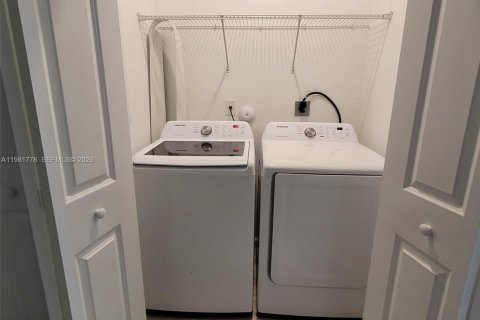 Townhouse in Homestead, Florida 3 bedrooms, 123.65 sq.m. № 2042985 - photo 8