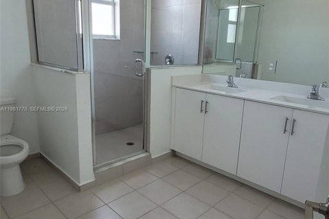 Townhouse in Homestead, Florida 3 bedrooms, 123.65 sq.m. № 2042985 - photo 10