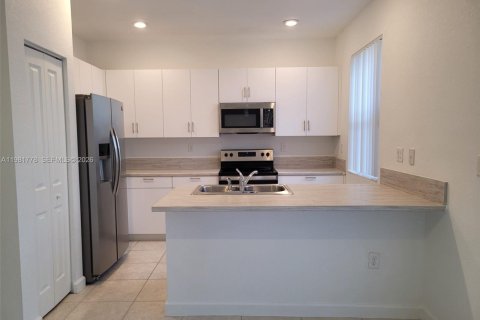 Townhouse in Homestead, Florida 3 bedrooms, 123.65 sq.m. № 2042985 - photo 4