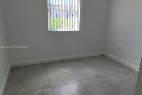 Townhouse in Homestead, Florida 3 bedrooms, 123.65 sq.m. № 2042985 - photo 13