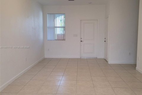 Townhouse in Homestead, Florida 3 bedrooms, 123.65 sq.m. № 2042985 - photo 3