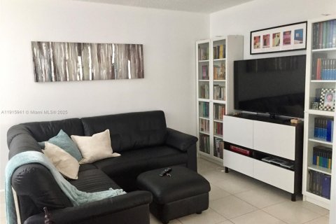 Touwnhouse à louer à Miami, Floride: 3 chambres, 114.46 m2 № 1970609 - photo 26