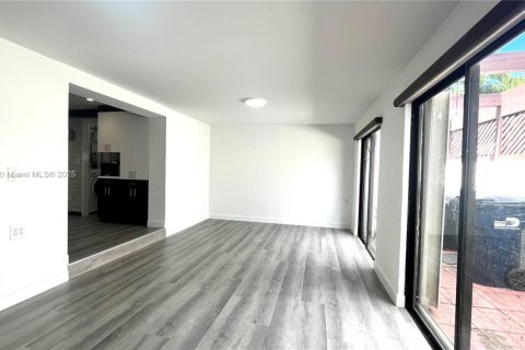 Touwnhouse à louer à Miami, Floride: 3 chambres, 114.46 m2 № 1970609 - photo 7
