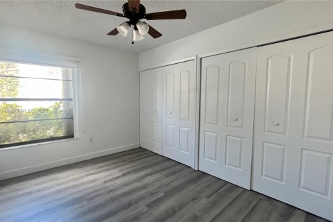 Touwnhouse à louer à Miami, Floride: 3 chambres, 114.46 m2 № 1970609 - photo 9