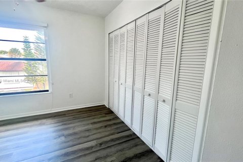 Touwnhouse à louer à Miami, Floride: 3 chambres, 114.46 m2 № 1970609 - photo 20