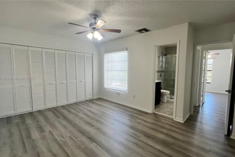 Touwnhouse à louer à Miami, Floride: 3 chambres, 114.46 m2 № 1970609 - photo 17