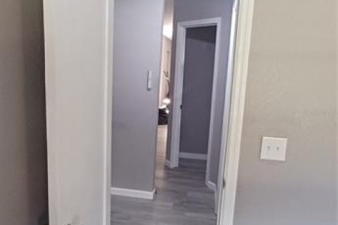 Apartamento en alquiler en Arcadia, Florida, 2 dormitorios, 55.74 m2 № 1912301 - foto 19