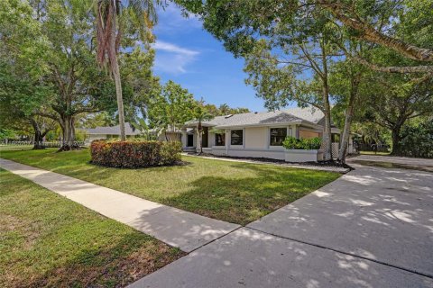 House in Wellington, Florida 4 bedrooms, 263.29 sq.m. № 1892906 - photo 4