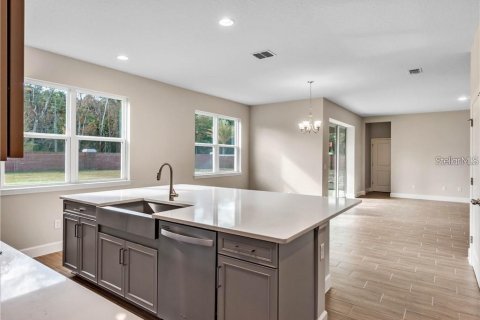 Villa ou maison à louer à Winter Springs, Floride: 5 chambres, 305.18 m2 № 2414062 - photo 2