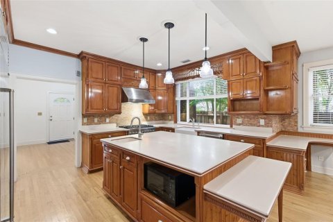 Villa ou maison à louer à Saint Petersburg, Floride: 4 chambres, 271.27 m2 № 2117906 - photo 11