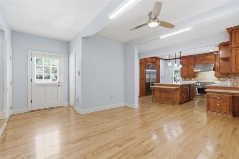 Villa ou maison à louer à Saint Petersburg, Floride: 4 chambres, 271.27 m2 № 2117906 - photo 12
