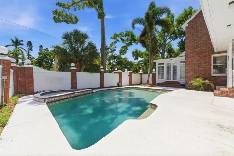 Villa ou maison à louer à Saint Petersburg, Floride: 4 chambres, 271.27 m2 № 2117906 - photo 27