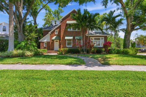 Villa ou maison à Saint Petersburg, Floride 4 chambres, 271.27 m2 № 2117906