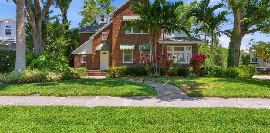 Villa ou maison à Saint Petersburg, Floride 4 chambres, 271.27 m2 № 2117906