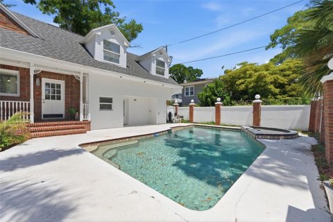 Villa ou maison à louer à Saint Petersburg, Floride: 4 chambres, 271.27 m2 № 2117906 - photo 26