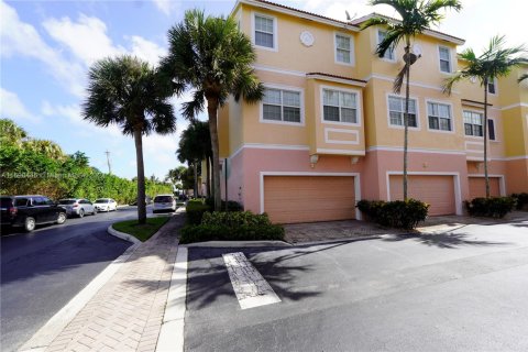 Adosado en venta en Boynton Beach, Florida, 3 dormitorios, 148.55 m2 № 2088466 - foto 4