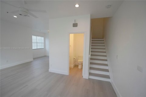 Adosado en venta en Boynton Beach, Florida, 3 dormitorios, 148.55 m2 № 2088466 - foto 19