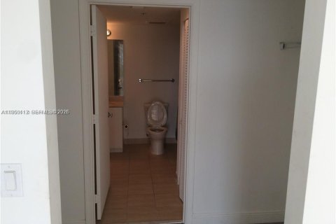 Купить кондоминиум в Майами, Флорида 1 спальня, 73.49м2, № 2008661 - фото 10