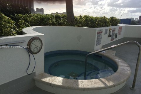 Купить кондоминиум в Майами, Флорида 1 спальня, 73.49м2, № 2008661 - фото 18