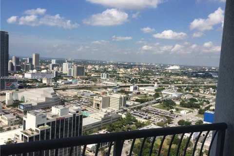 Купить кондоминиум в Майами, Флорида 1 спальня, 73.49м2, № 2008661 - фото 2