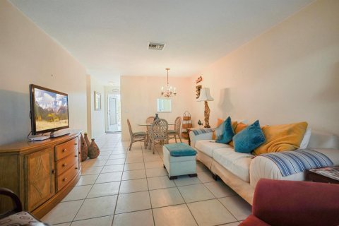 Copropriété à vendre à Boynton Beach, Floride: 2 chambres, 80.82 m2 № 2175583 - photo 5