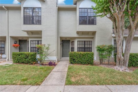 Condo in Tampa, Florida, 2 bedrooms № 2238110