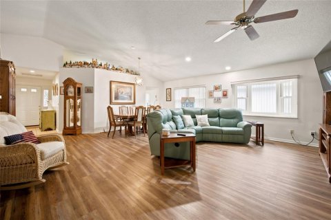 Villa ou maison à vendre à Ocala, Floride: 2 chambres, 174.75 m2 № 2280589 - photo 2