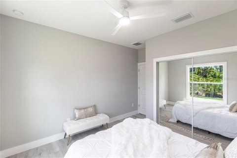 House in Punta Gorda, Florida 5 bedrooms, 213.21 sq.m. № 1800225 - photo 29