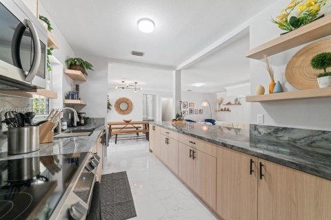 Villa ou maison à vendre à Miami Gardens, Floride: 5 chambres, 213.3 m2 № 2065918 - photo 22