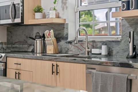 Villa ou maison à vendre à Miami Gardens, Floride: 5 chambres, 213.3 m2 № 2065918 - photo 26