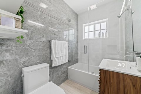 Villa ou maison à vendre à Miami Gardens, Floride: 5 chambres, 213.3 m2 № 2065918 - photo 23